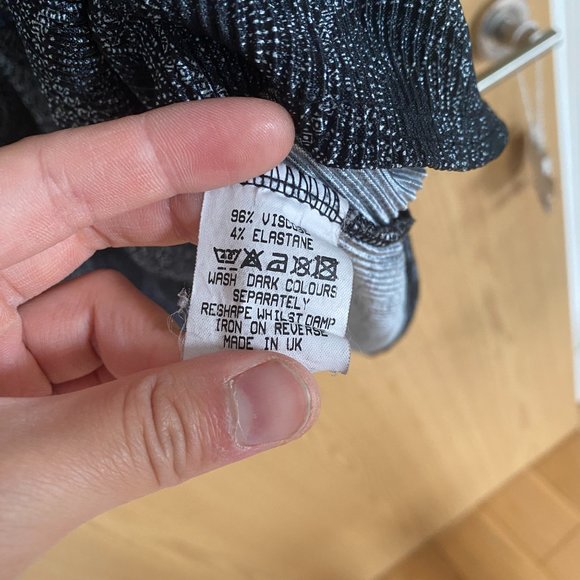 Lovedrobe Black and Silver Geometric Patterned Dress (Women’s Size UK 24) - Picture 6 of 6